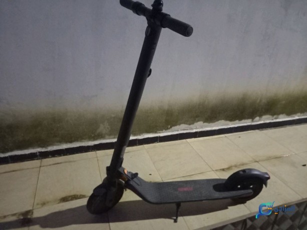 trottinette-marque-ninebot-big-0