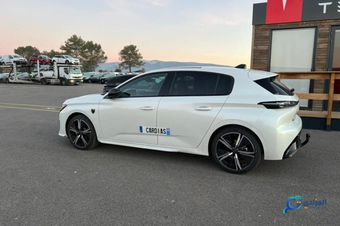 peugeot-new-308-gt-12-pt-130-cv-bva-big-5