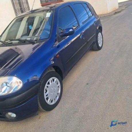 clio-2000-big-0