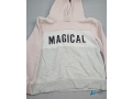 sweat-magical-fille-small-0