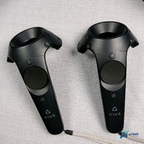 casque-de-realite-virtuelle-htc-vive-big-2
