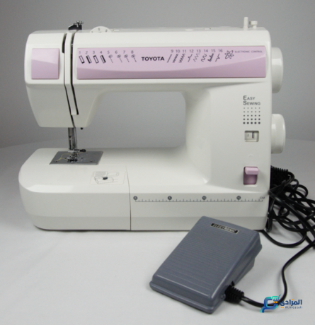 machine-a-coudre-toyota-big-2