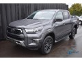 toyota-hilux-invincible-small-0