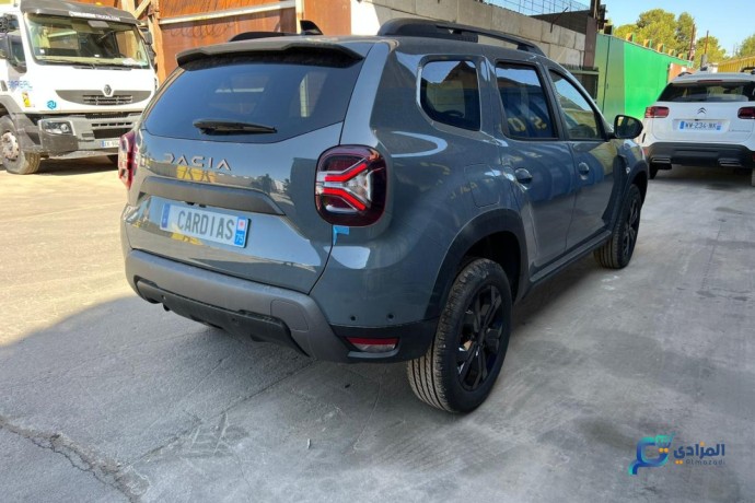 dacia-duster-extreme-gold-15-dci-110-cv-bva6-image-big-2
