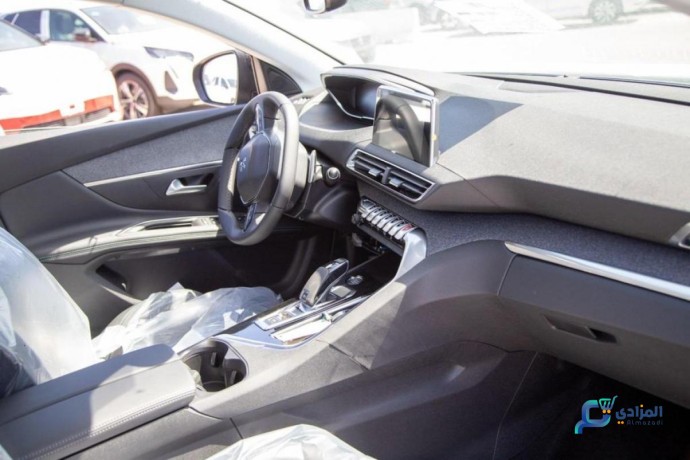 peugeot-3008-allure-pack-16-essence-165-cv-bva8-big-1