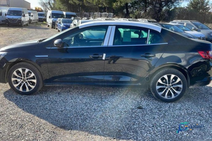 renault-megane-sedan-intens-avec-toit-ouvrant-13-tce-150-cv-bva-big-2